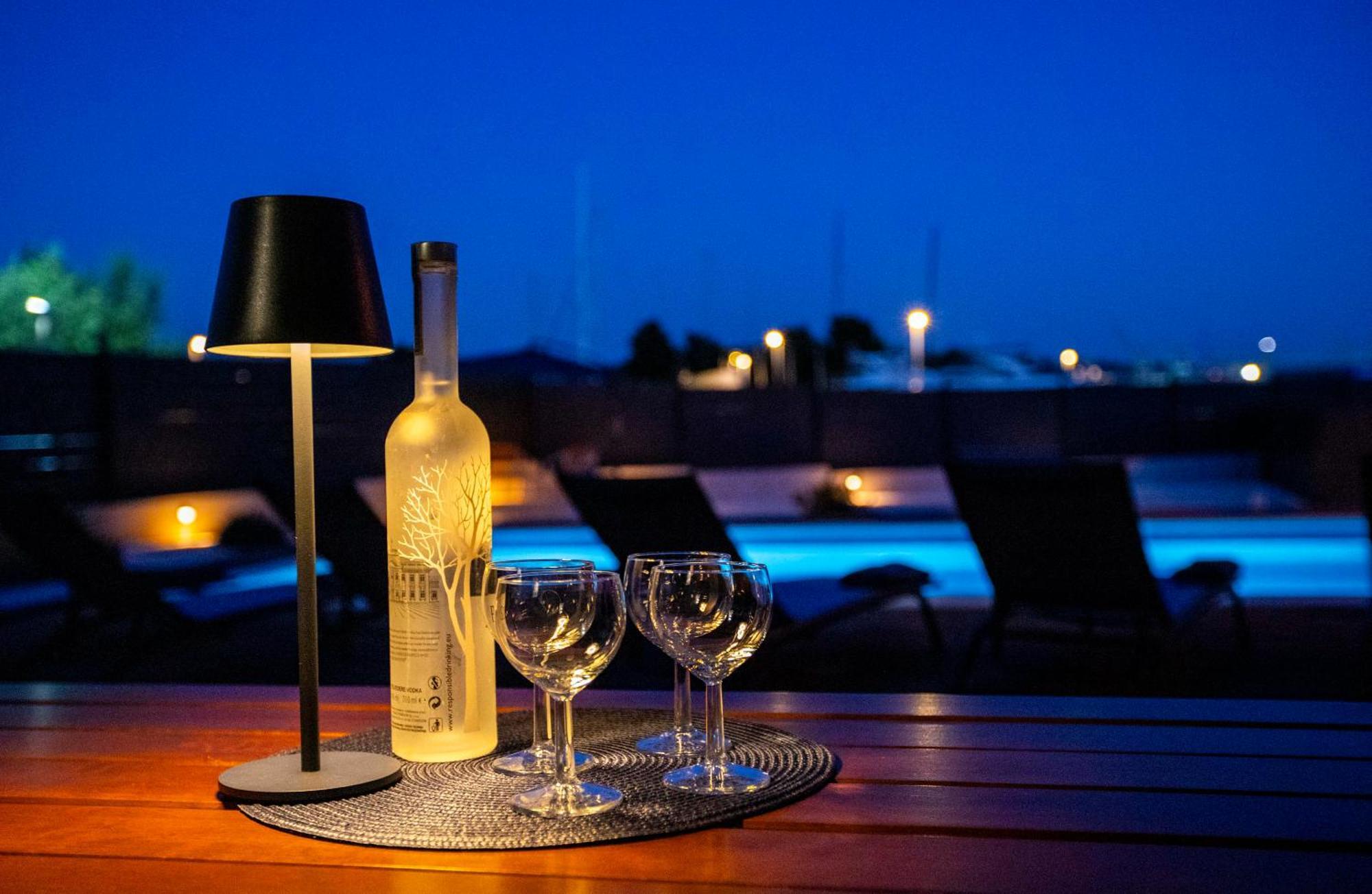 Apartment Laura Трогир Екстериор снимка