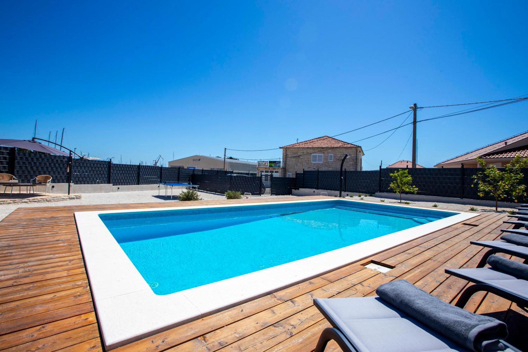 Apartment Laura Трогир Екстериор снимка