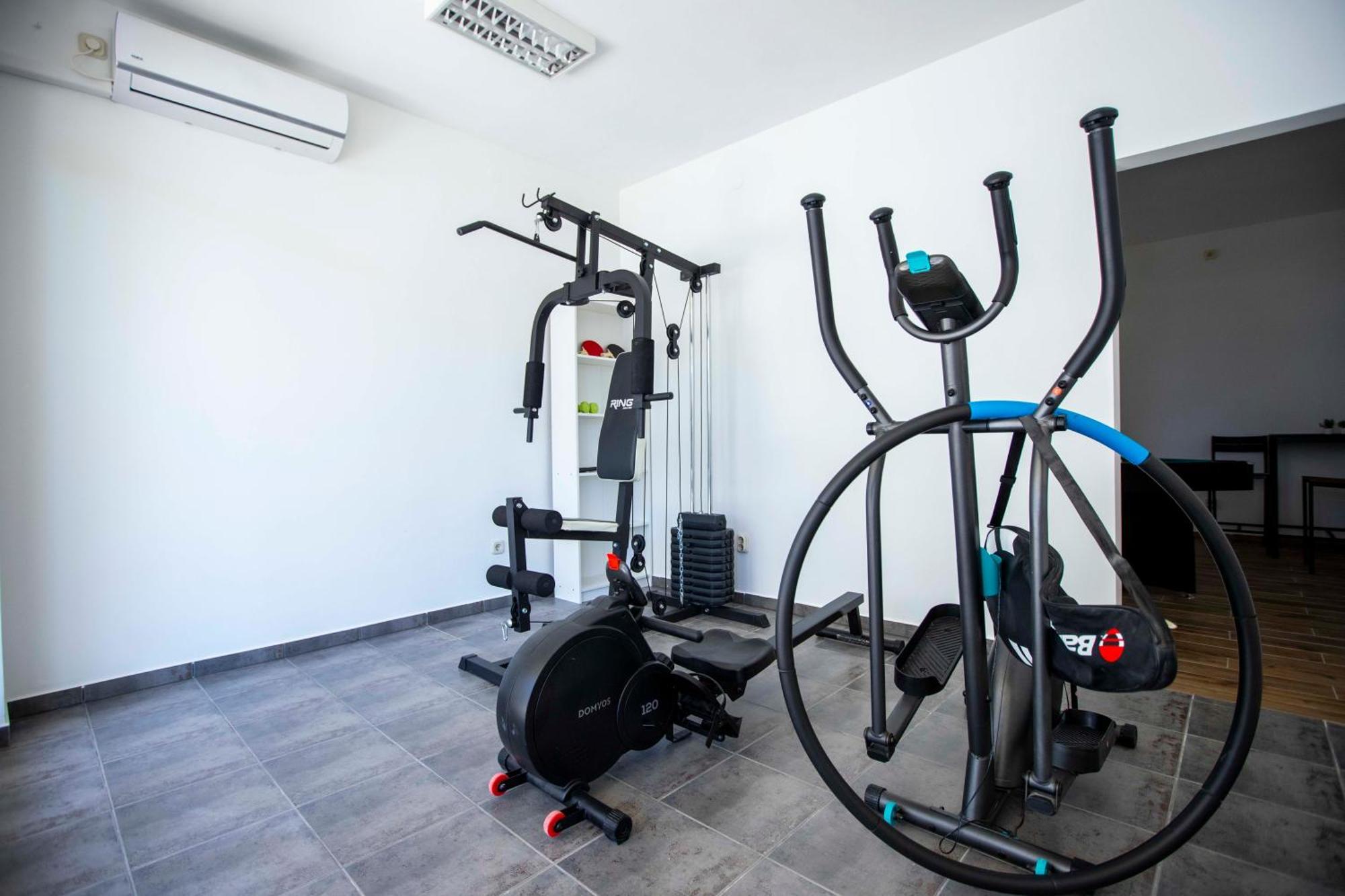 Apartment Laura Трогир Екстериор снимка
